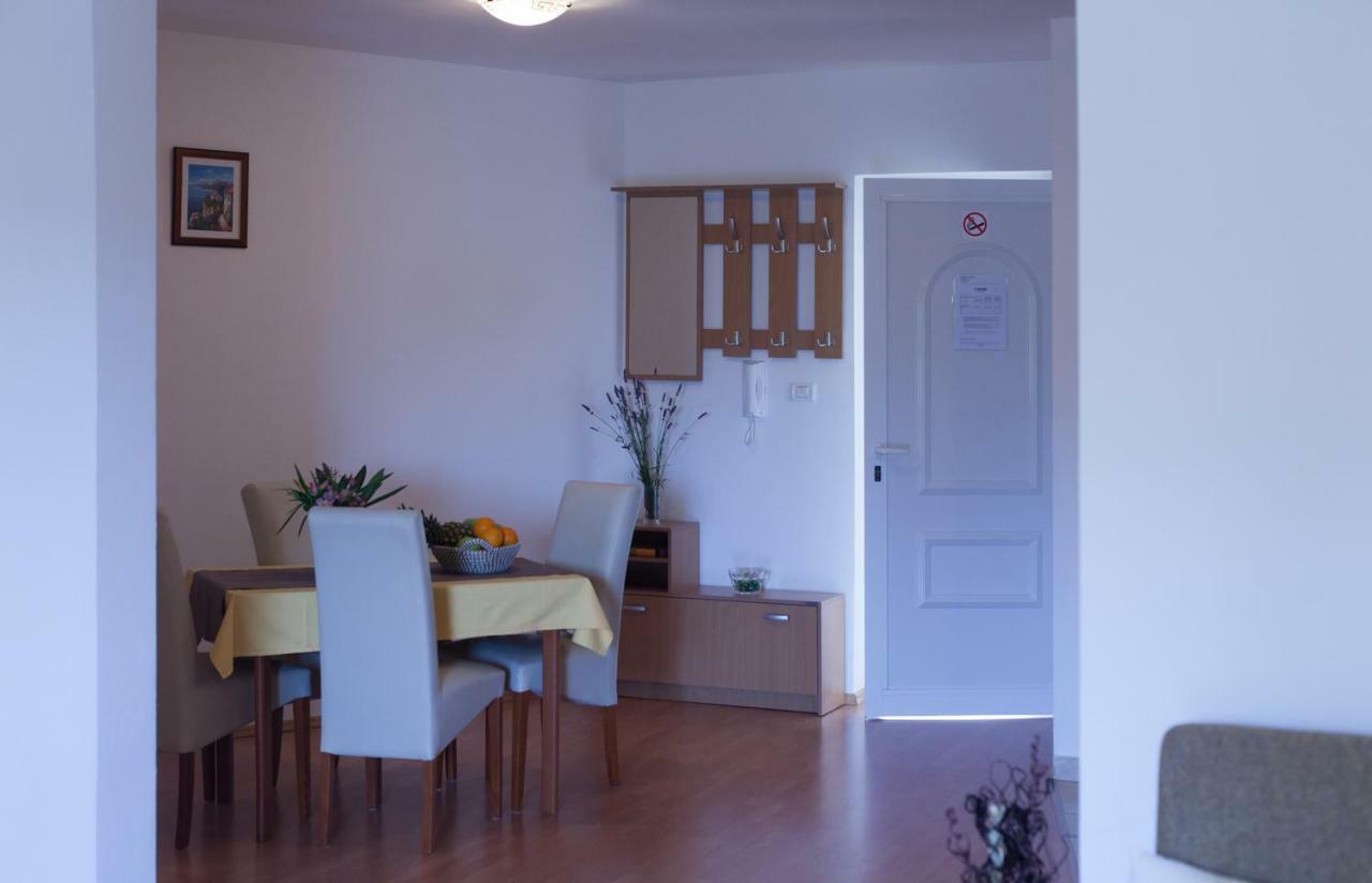 Apartment Helga Ližnjan Exterior foto